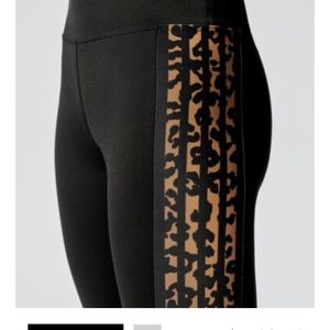 NWT Beach riot jade leopard legging Sold out S